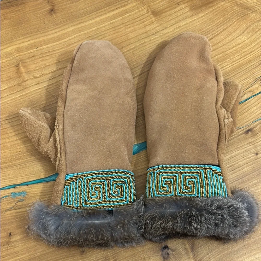 Filson astis suede mittens with turquoise gold beading